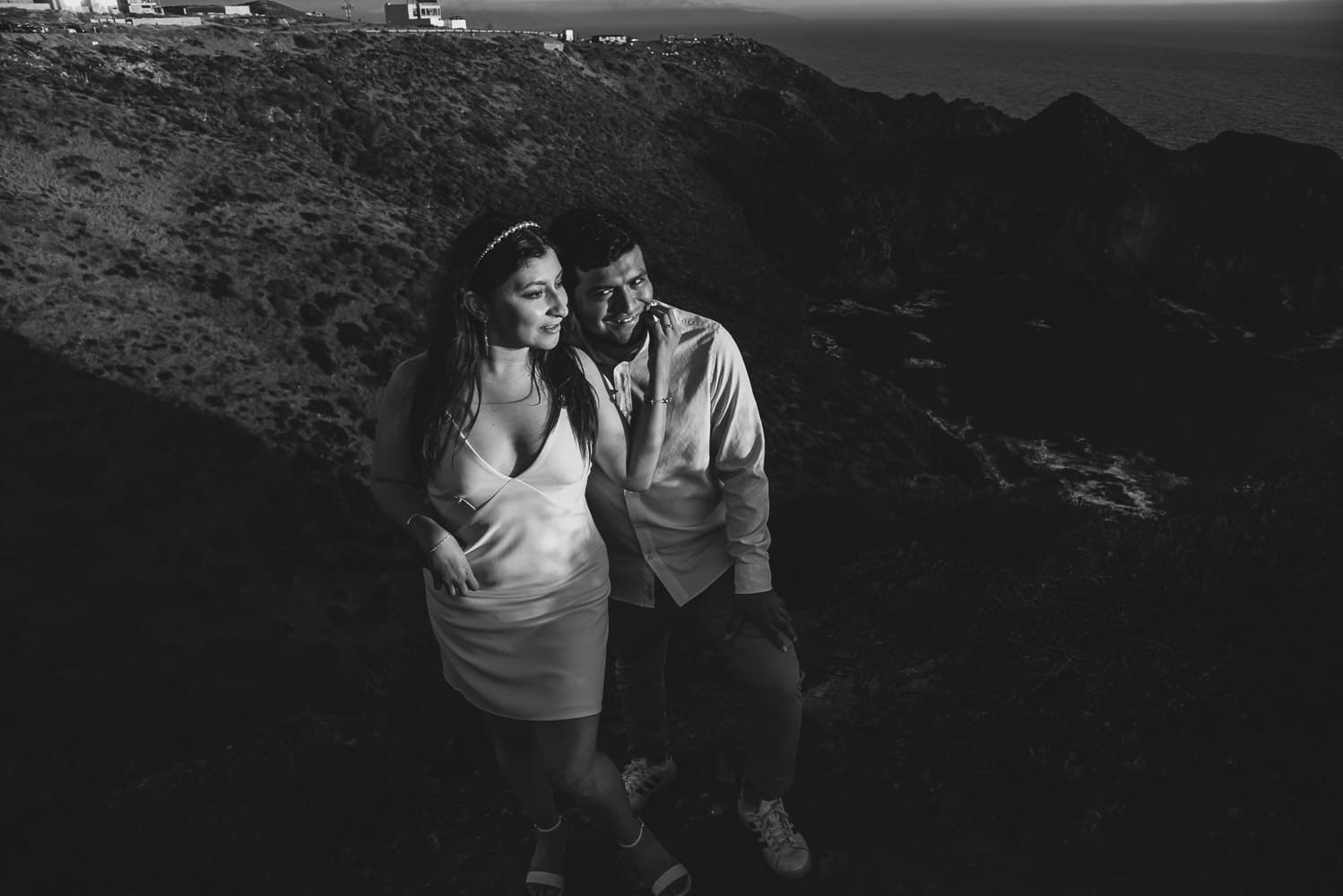 Fotografía de save the date en Ensenada Baja California por fotógrafo de bodas destino en México